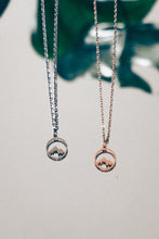 Chain with mountain motif round - stainless steel