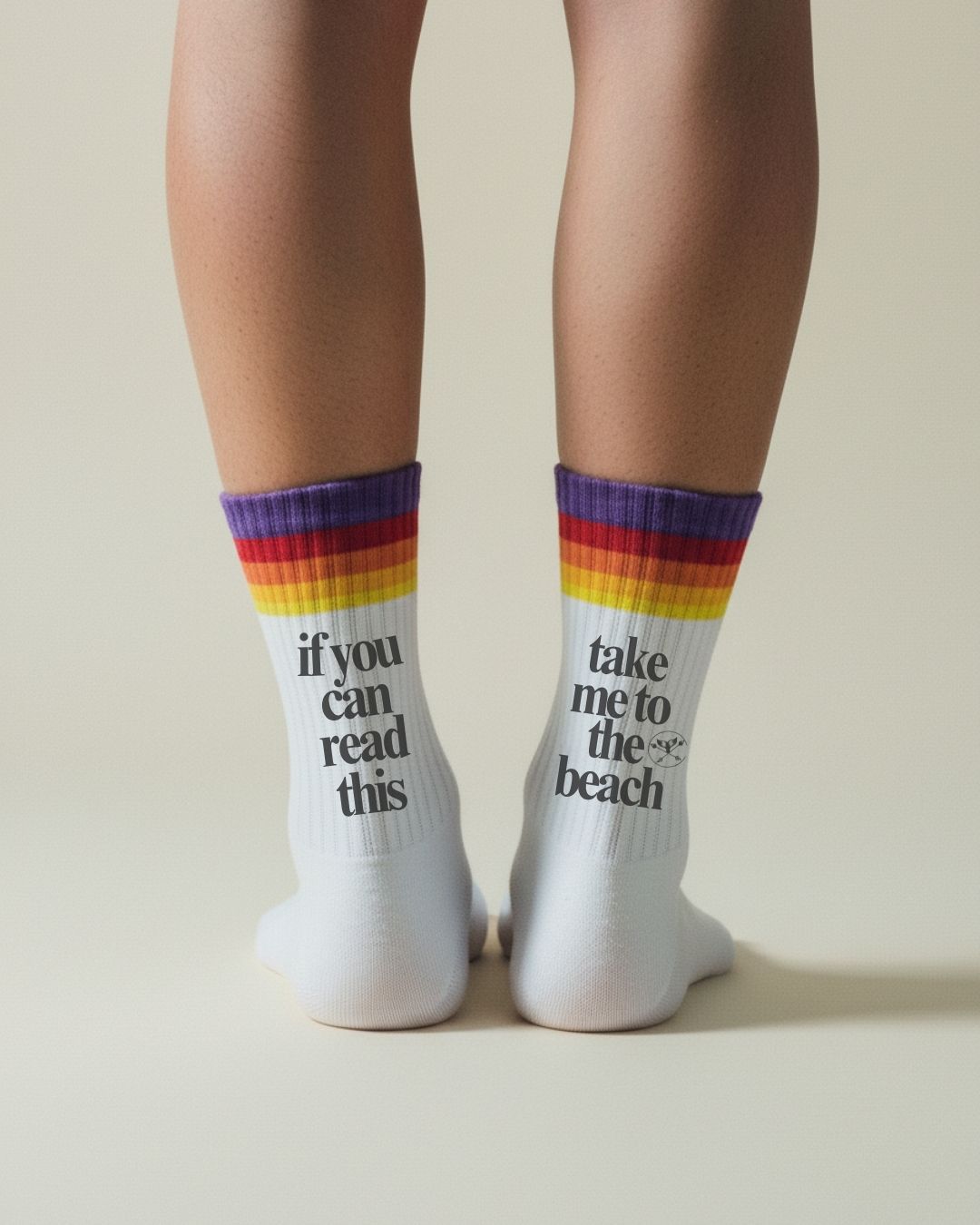Take Me To The Beach - Sportsocken gestreift in rainbow - weiß