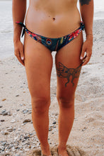 Tropical bikini bottoms with bow - recycled - Zeachild - fair - bio - vegan - organic - eco friendly